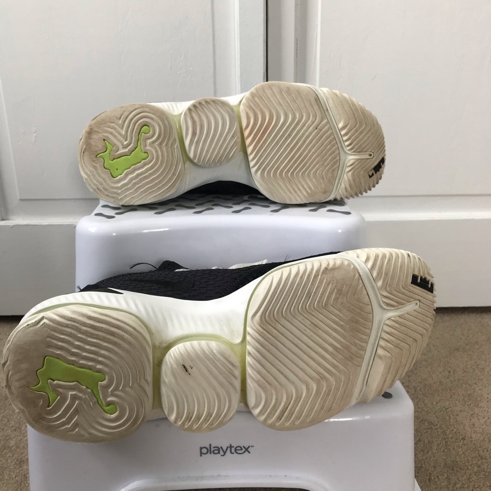 Nike Lebron XVI Low Black White Sneakers - Picture 3 of 5